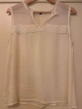 Stile Benetton Sleeveless Lace Trim Blouse